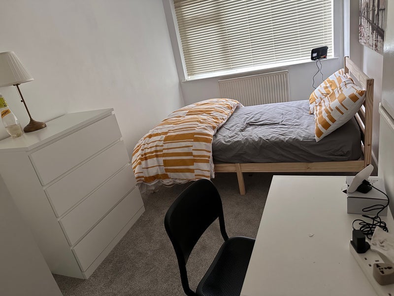 Room Oakways in Greater London