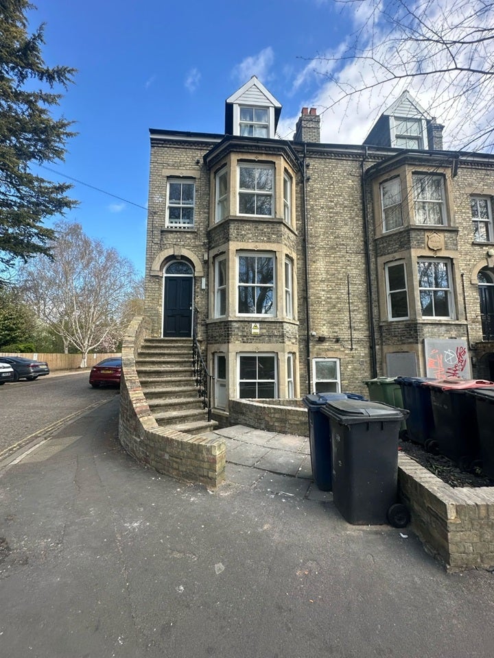 House Carlyle Road in Cambridge