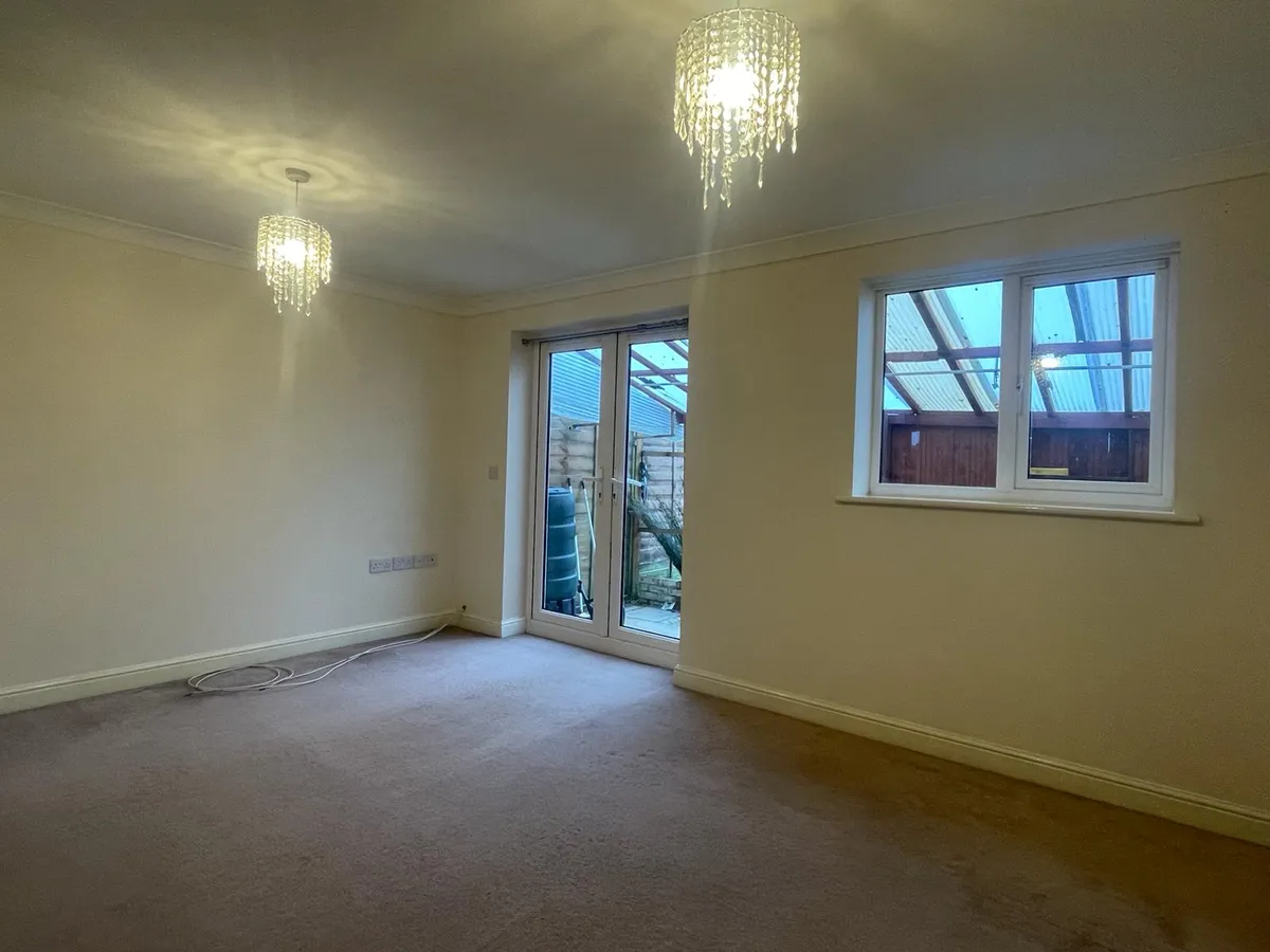 House Worthington Close in Stratton St. Margaret