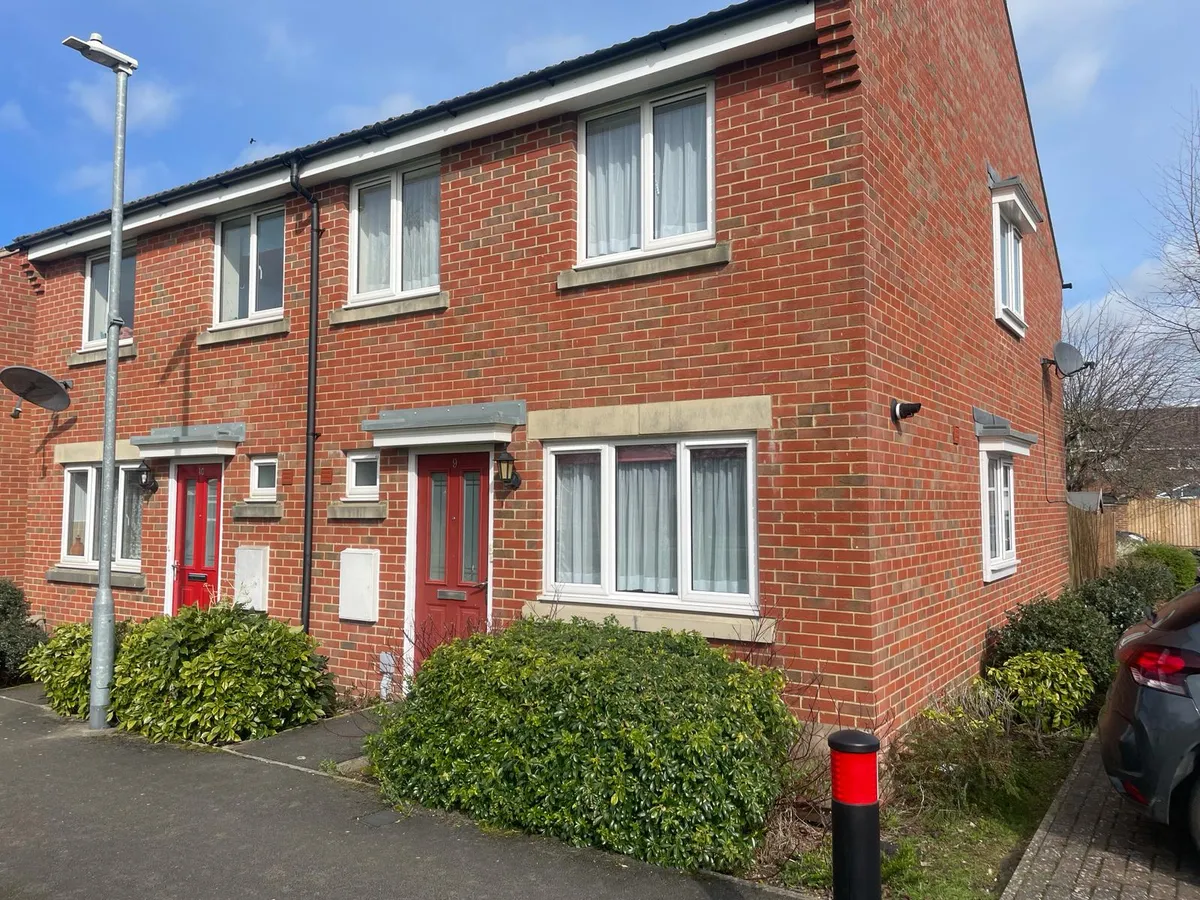House Worthington Close in Stratton St. Margaret