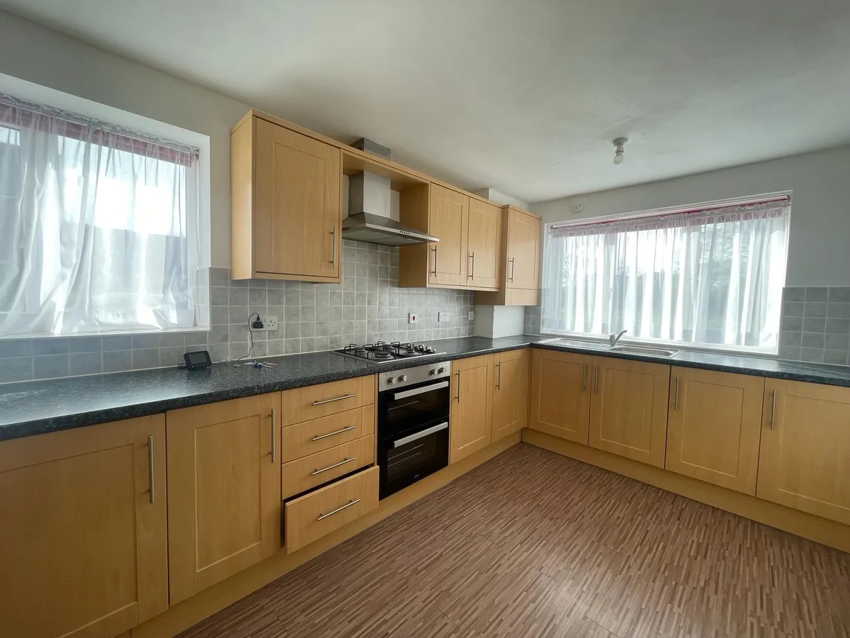 House Worthington Close in Stratton St. Margaret