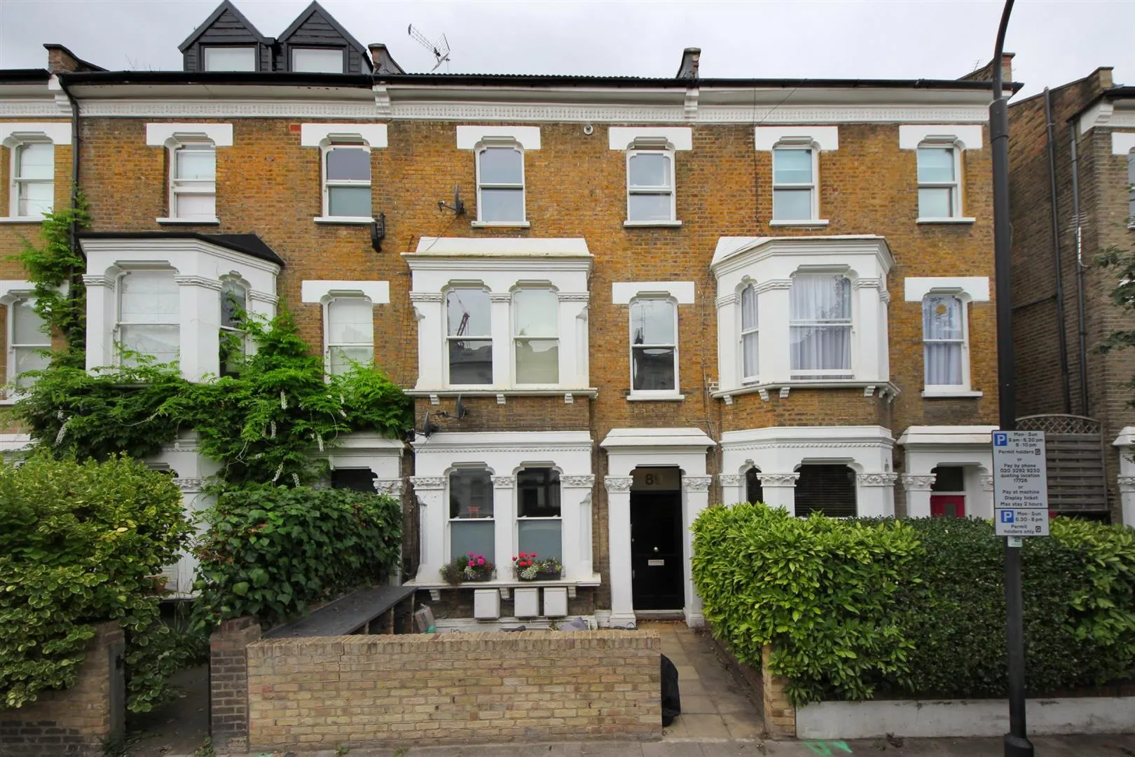 House Frithville Gardens in Greater London