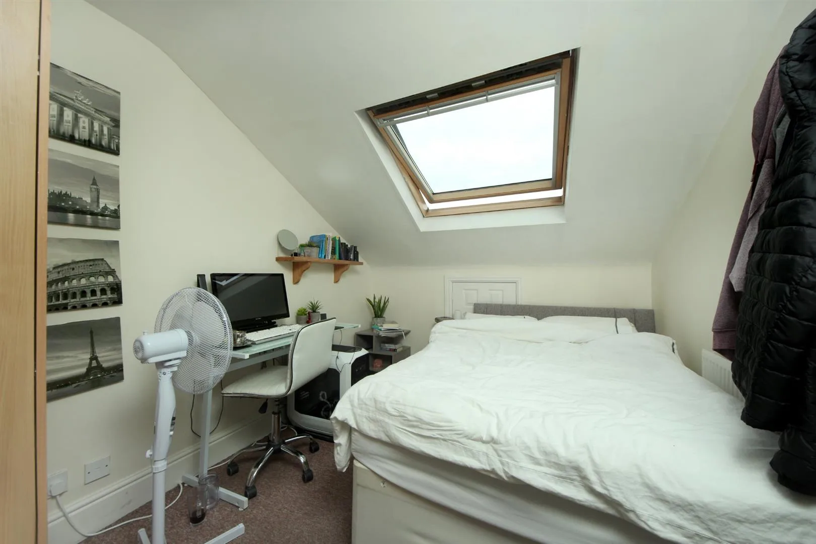 House Frithville Gardens in Greater London