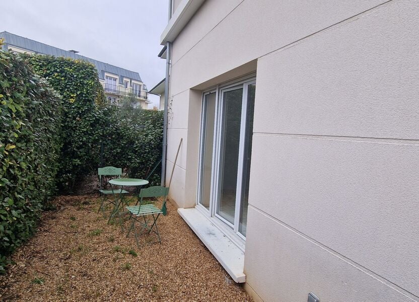 Flat Place du Général de Gaulle in Verneuil-sur-Seine
