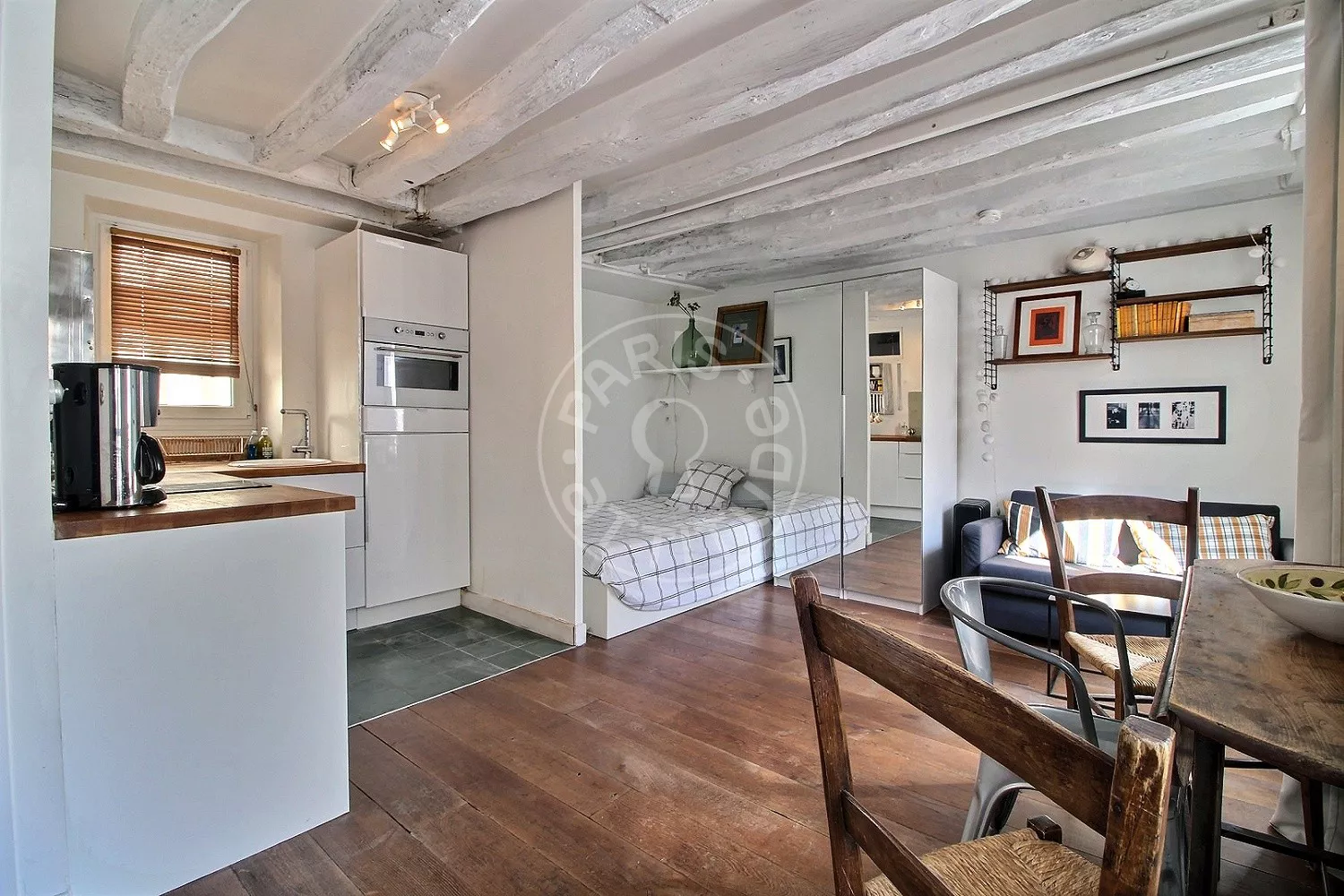 Flat Rue du Roi de Sicile in Paris