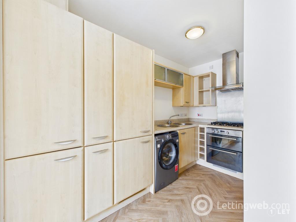 Flat Waterfront Gait in City of Edinburgh