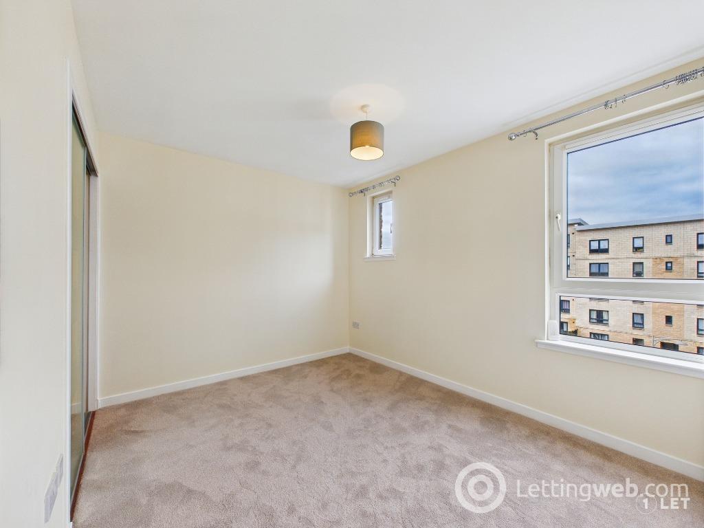 Flat Waterfront Gait in City of Edinburgh