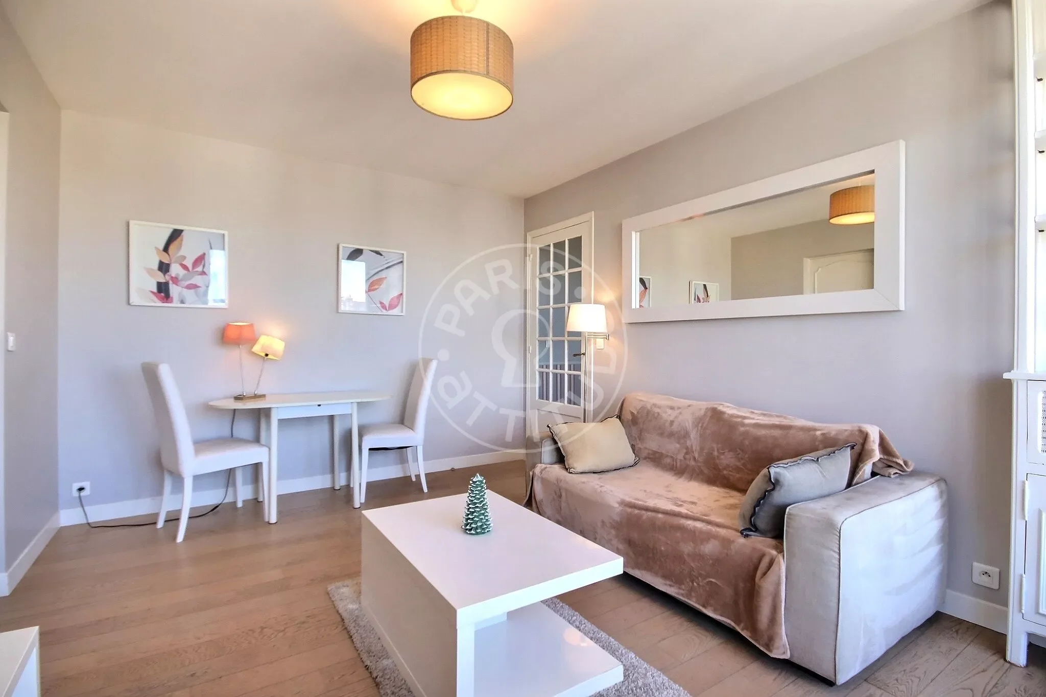 Flat Rue Geoffroy Saint-Hilaire in Paris