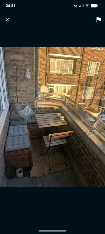 Room Grove Road in Greater London
