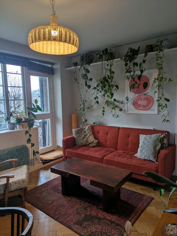 Room Grove Road in Greater London