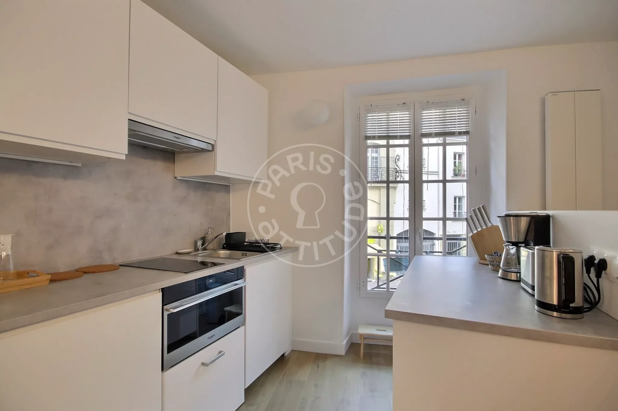 Appartement Rue de la Montagne Sainte-Geneviève à Paris