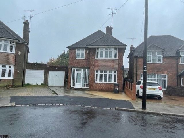 House Graham Gardens in Luton