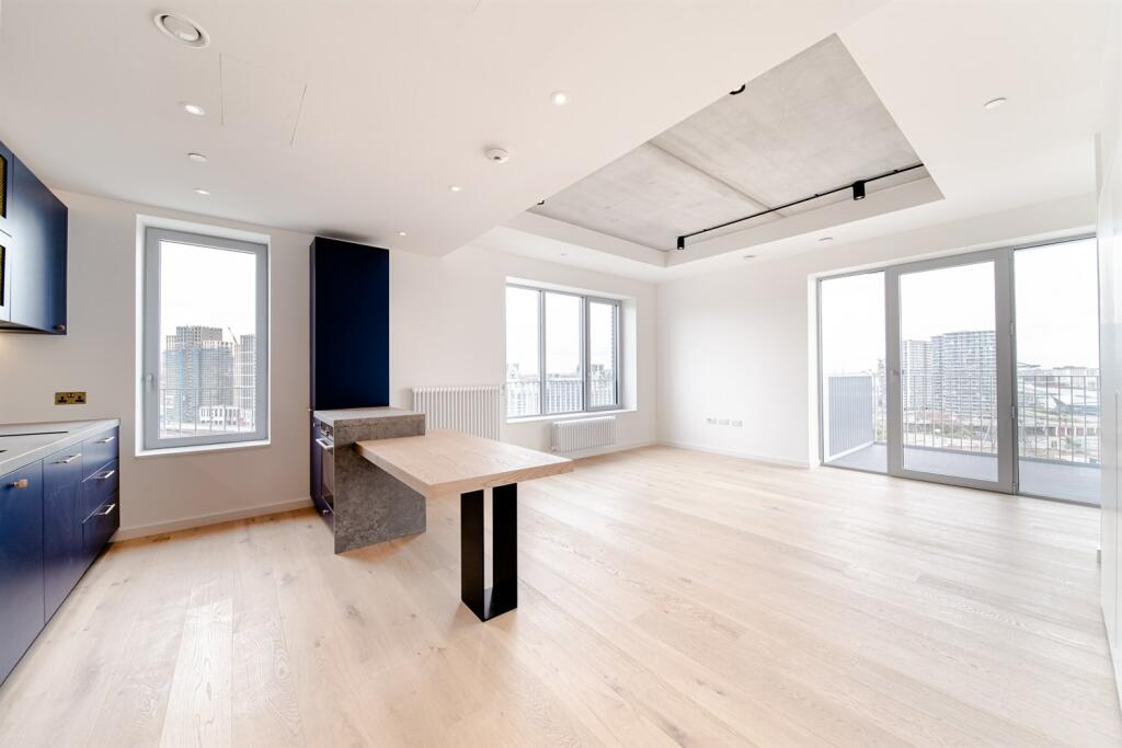 Flat Orchard Place in Greater London