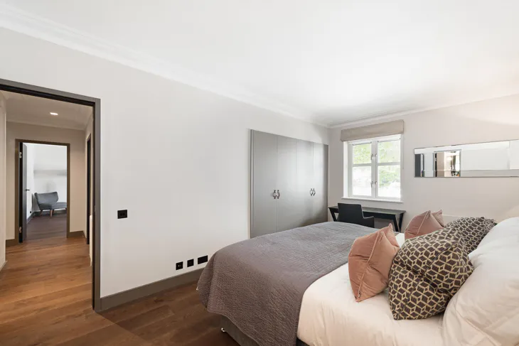 Flat Queen's Gate Mews in Greater London