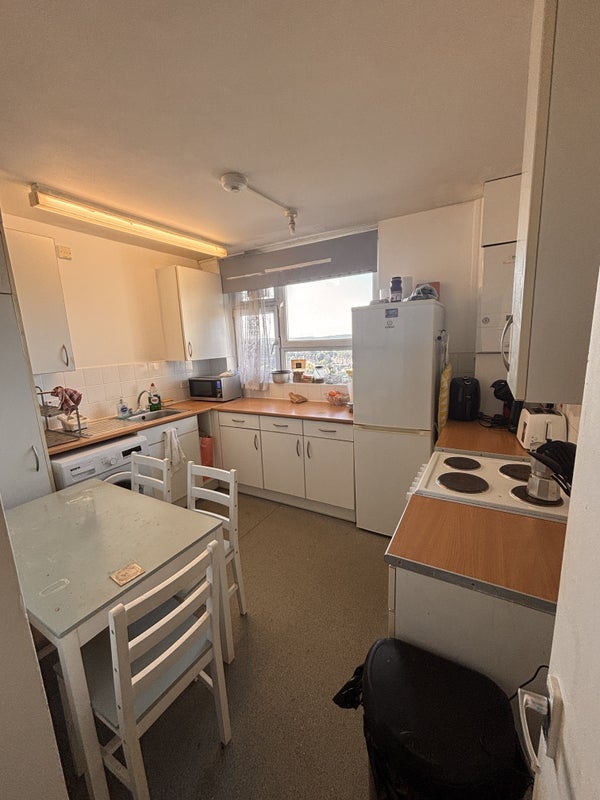 Room Moreland Street in Greater London