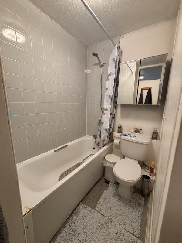 Room Moreland Street in Greater London