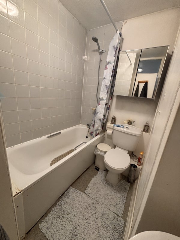 Room Moreland Street in Greater London