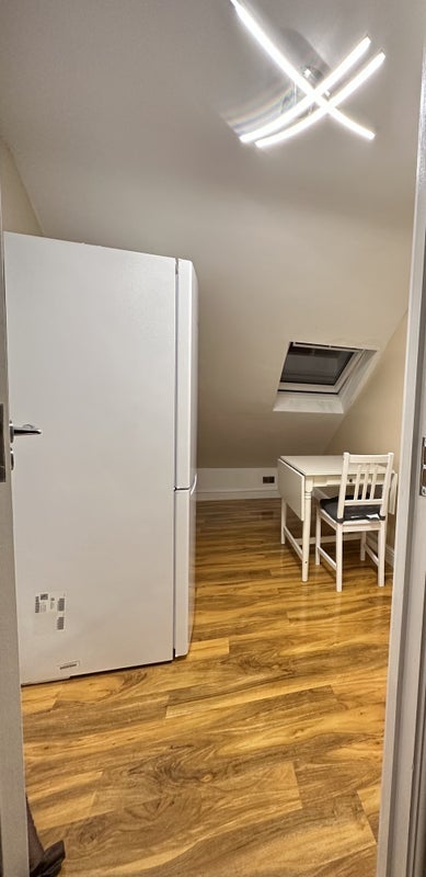 Room Chalfont Road in Greater London