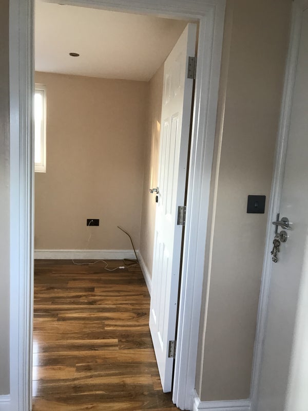 Room Chalfont Road in Greater London