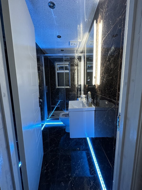 Room Chalfont Road in Greater London