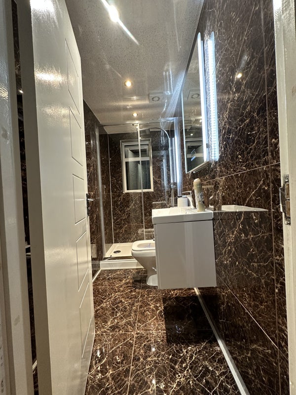 Room Chalfont Road in Greater London