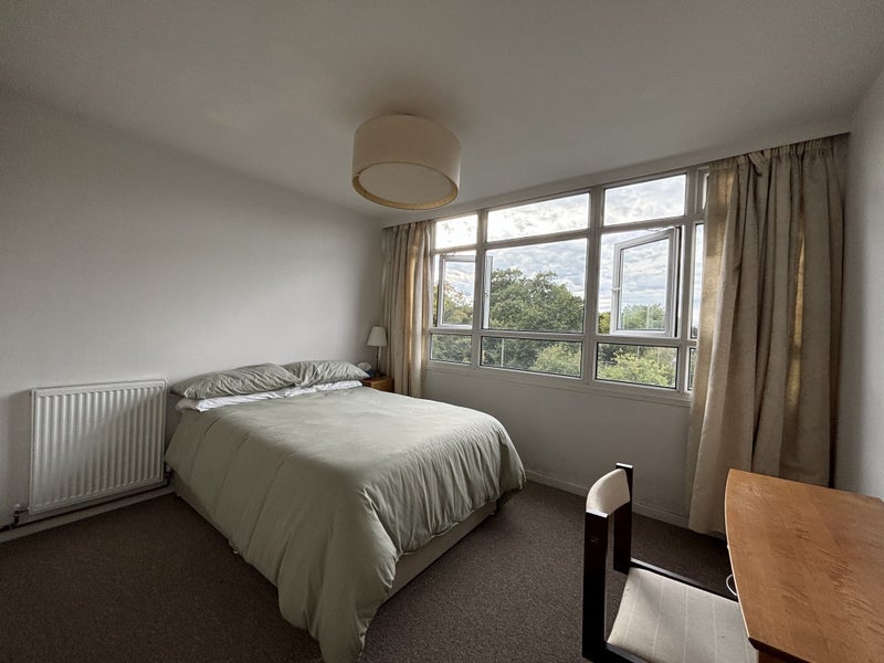 Room Putney Hill in Greater London