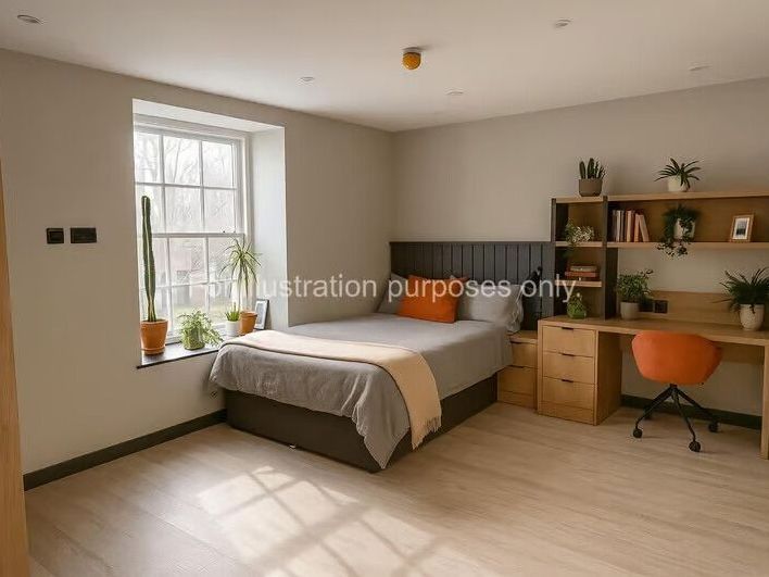 Room Shirehampton Road in Bristol