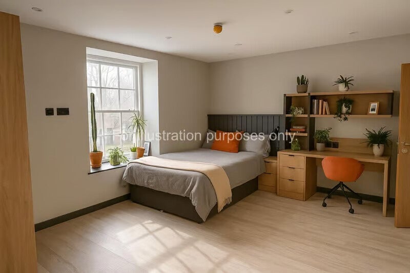 Room Shirehampton Road in Bristol