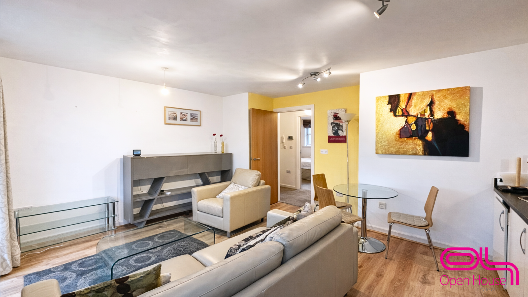 Flat Waterside Gardens in Bolton
