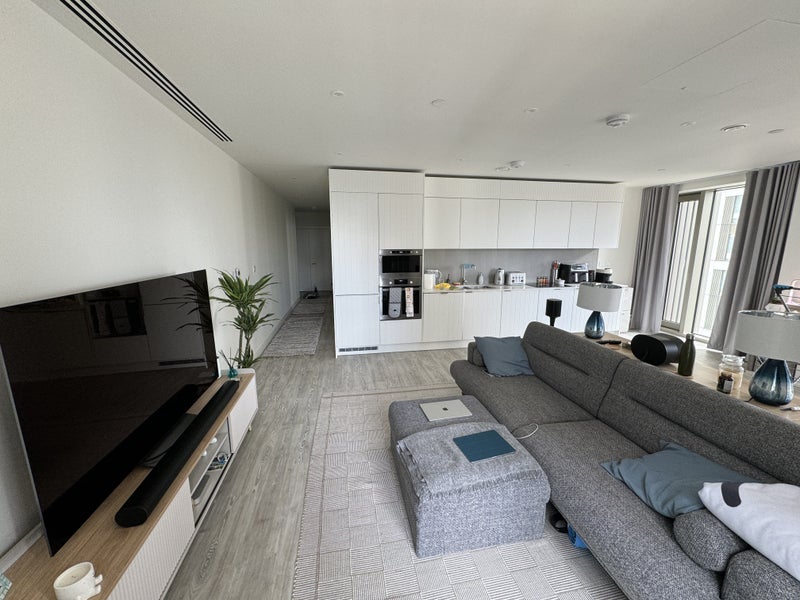 Flat Westfield Avenue in Greater London