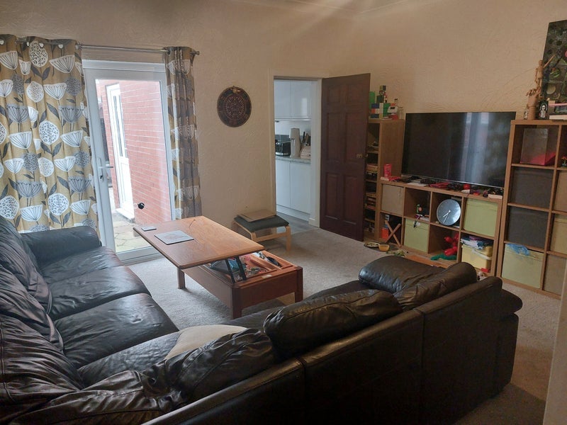 Room Potovens Lane in Wakefield