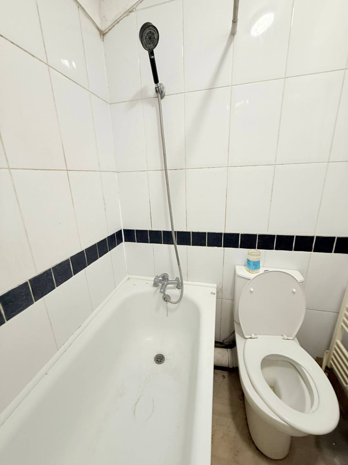 Room Thorold Road in Greater London