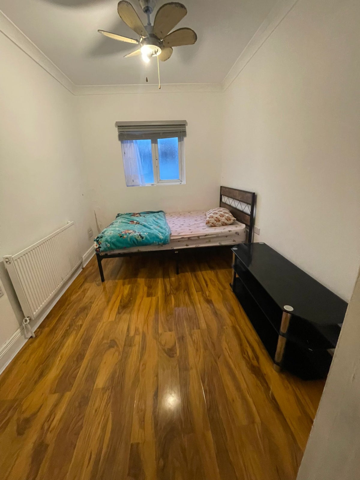 Room Thorold Road in Greater London