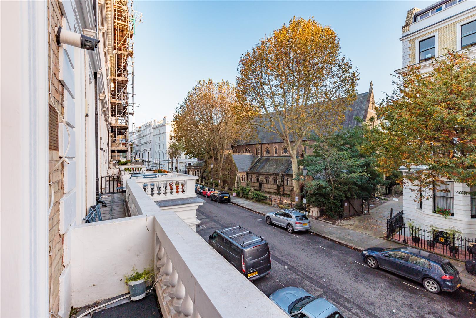 Flat Southwell Gardens in Greater London