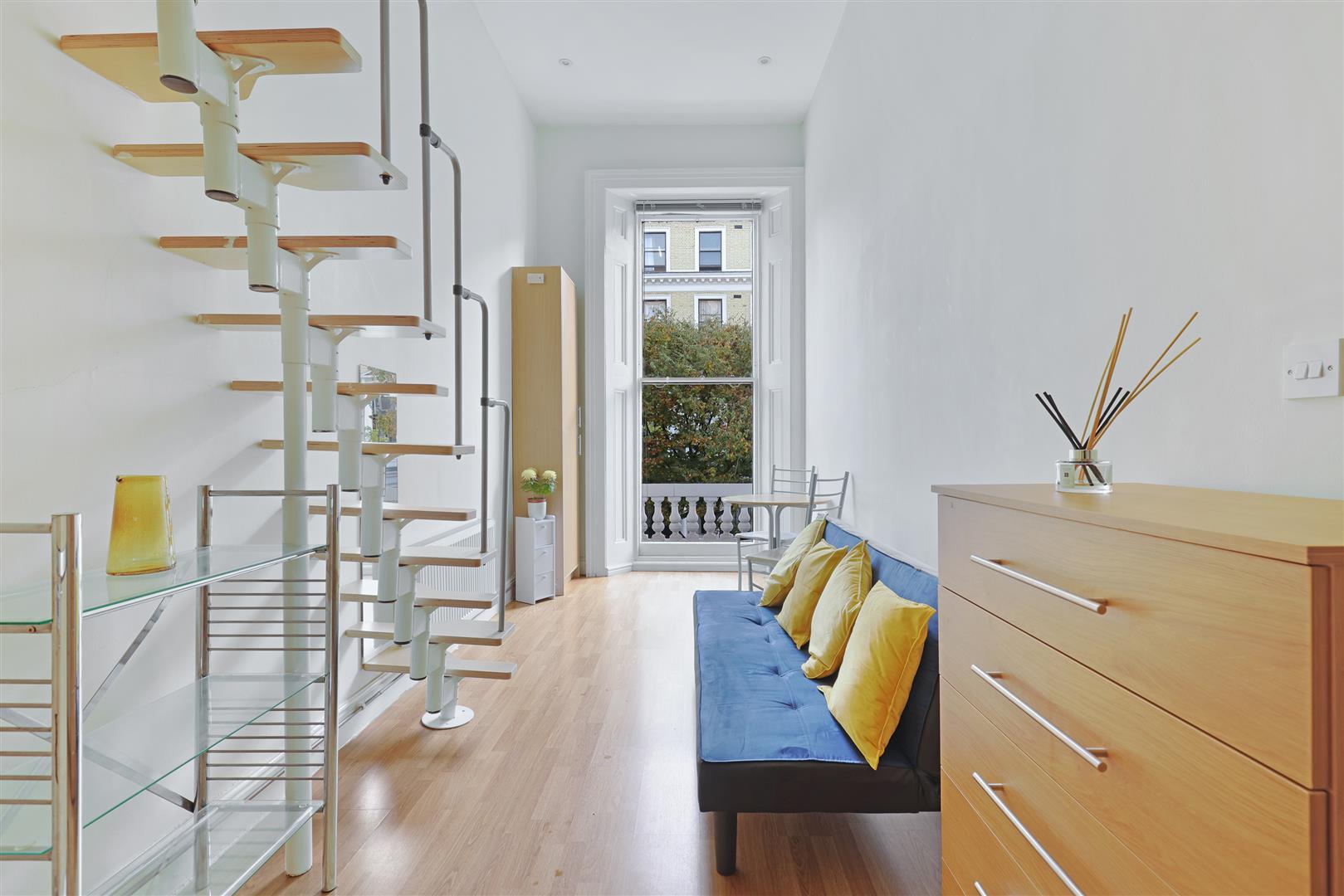 Flat Southwell Gardens in Greater London