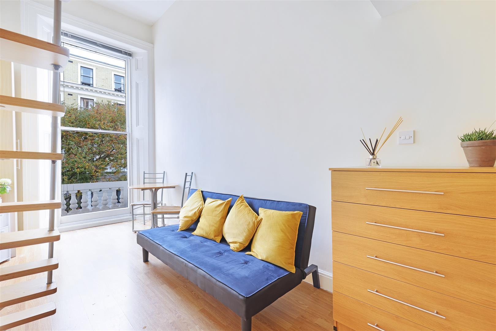Flat Southwell Gardens in Greater London