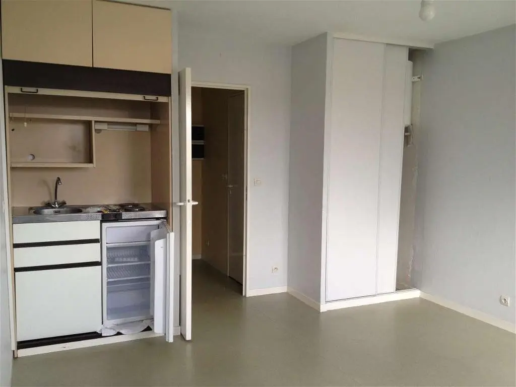 Flat Avenue Mozart in Poitiers
