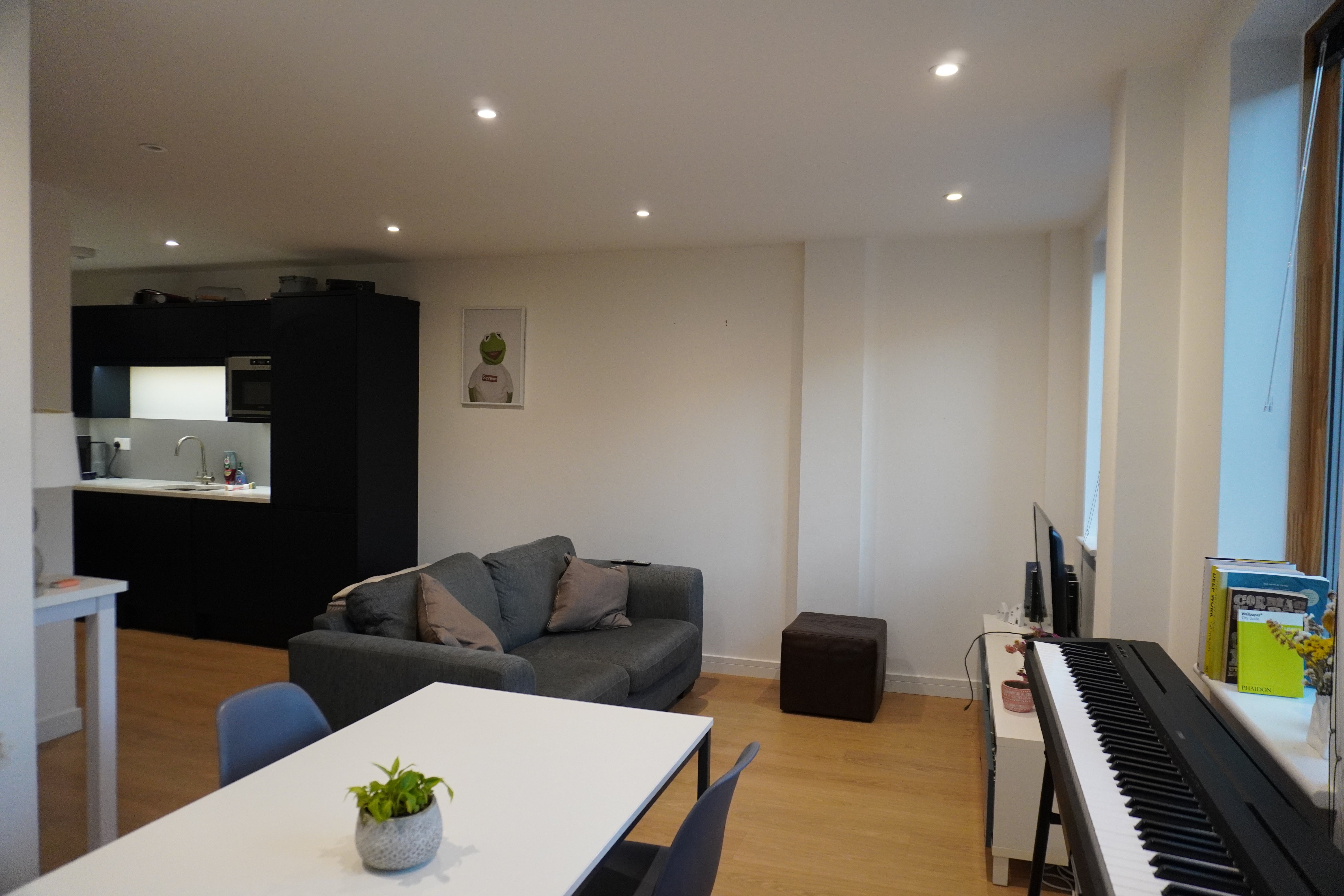 Flat Carpenter's Place in Greater London