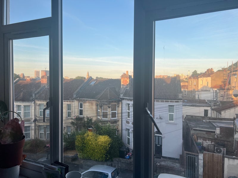 Room Badminton Road in Bristol