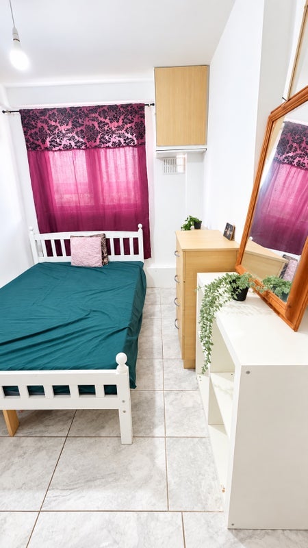 Room Woodseer Street in Greater London