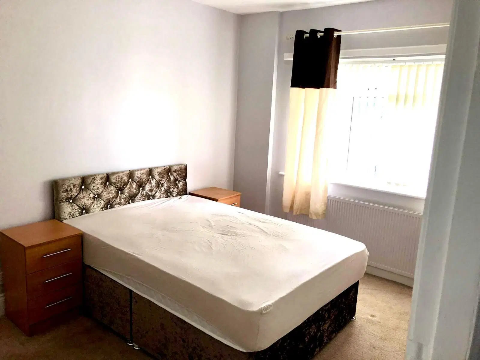 Flat Sandringham Crescent in Leeds