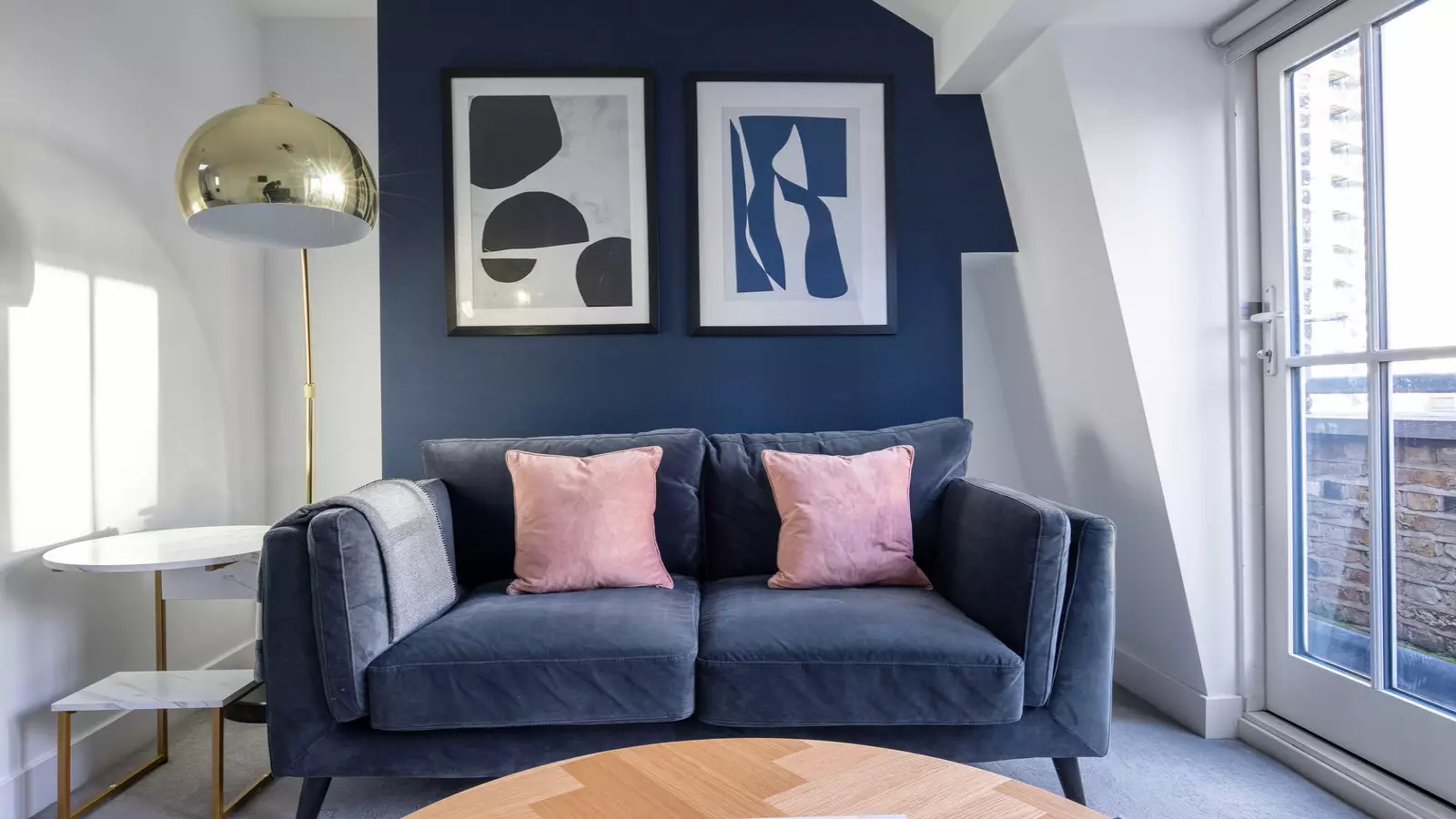 Flat Aldersgate Street in City of London