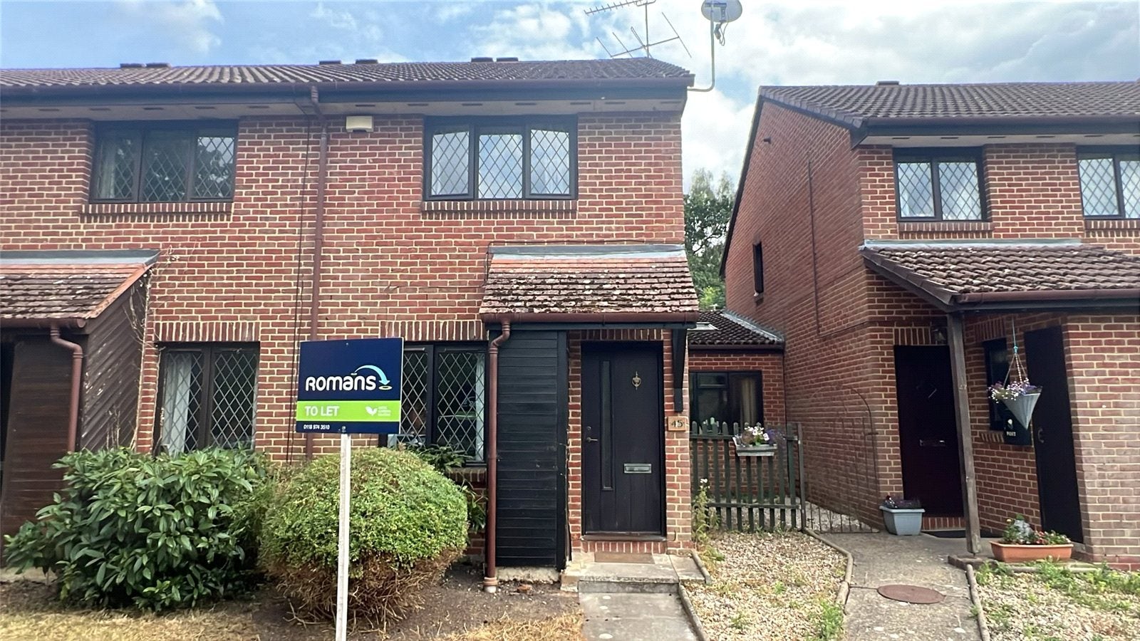 House Merryman Drive in Wokingham Without
