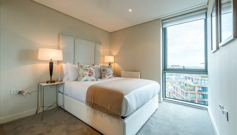 Flat Merchant Square in London