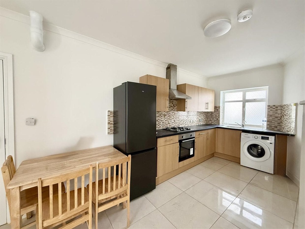 House Raynor Close in Greater London