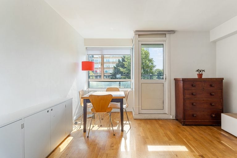 Flat Churchill Gardens Road in City of Westminster