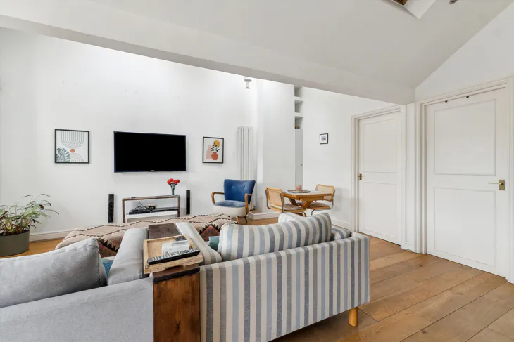 Flat Devonshire Terrace in City of Westminster