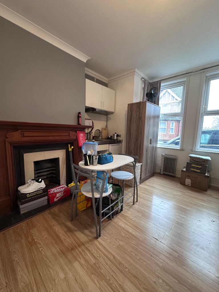 Room East Park in Crawley