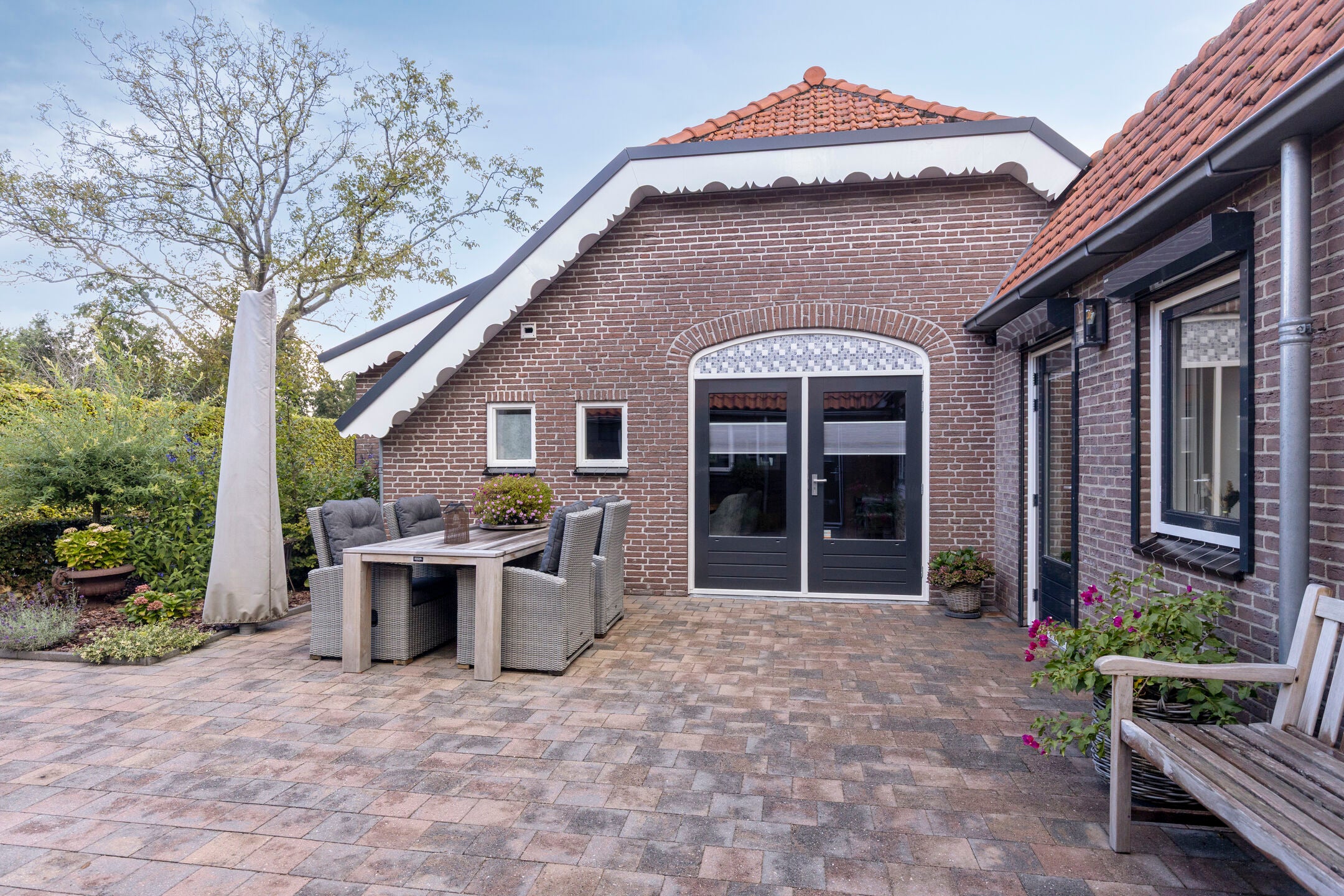 Twee-onder-één-kap te koop: Vrouwenweg 17, Nijkerkerveen