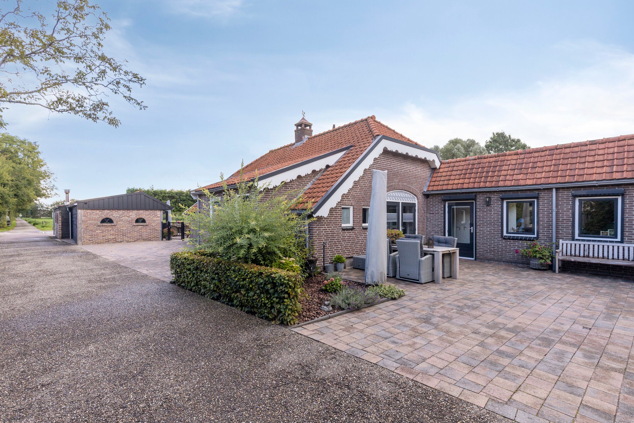 Twee-onder-één-kap te koop: Vrouwenweg 17, Nijkerkerveen